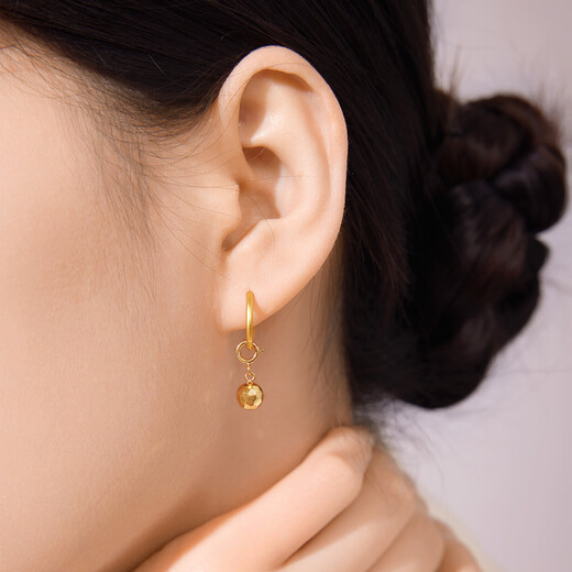 Century Yuan Bundy Gold Ball 18K gold pendant as birthday gift for girlfriend, small version, gold weight about 0.38g
