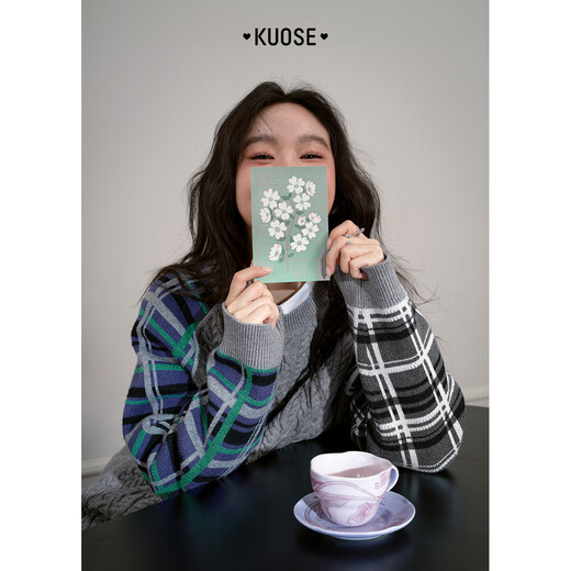 Wide gray twist plaid long-sleeved sweater for women 2025 autumn and winter new style retro splicing design sweater Gray S