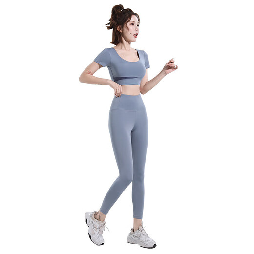 Yoga wear women's short-sleeved 2025 new fitness sports tops with chest pads summer Pilates nude training set cream purple short-sleeved + star black trousers XL recommended 115-130 Jin Jin equals 0.5 kg