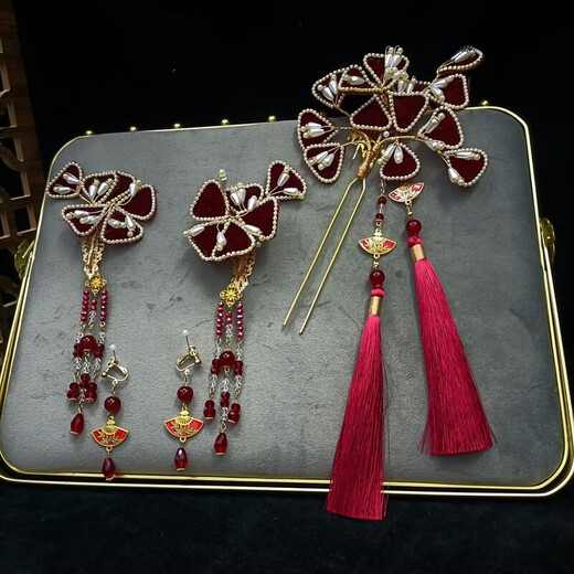 New super fairy bride's dressing gown toasting headdress new Chinese style dressing gown headdress red high-end velvet flower set wedding dress dressing gown hair fork set