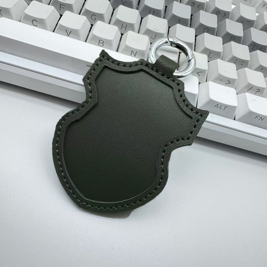 Jingchuan Asahi Bing brother service badge keychain name tag badge protective cover for comrade-in-arms and girlfriend military gift pendant military green shield-shaped armband protective cover