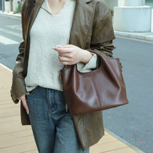 GOLDLION G+ Goldlion first layer vegetable tanned cowhide bucket bag for women 2025 new spring and summer retro portable genuine leather women's bag single shoulder Yucca Green 26*13*24cm