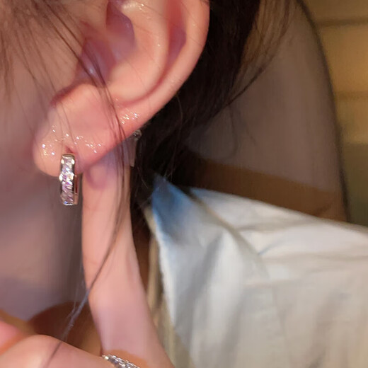 Four-piece set of earrings, sparkling diamond earrings, elegant, simple and cold style earrings, female birthday gift, silver zircon four-piece set, two pairs