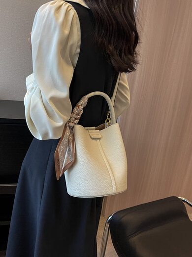 Bags for Women 2025 New Casual Commuting Handbag Fashion Versatile Shoulder Crossbody Bag Niche Texture Bucket Bag Cream Green