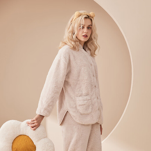 PICTURE French imported coral velvet pajamas for women winter couple antibacterial plus velvet thickened warm can be worn outside home clothes set off-white women's model W238B M (recommended 90-110Jin Jin equals 0.5 kg)