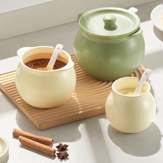 KINGXIAOJING German lard jar household high temperature resistant ceramic with lid kitchen oil spicy pepper seasoning jar. Creamy white small size is recommended to contain salt/seasoning/oil spicy pepper, etc. 400ml
