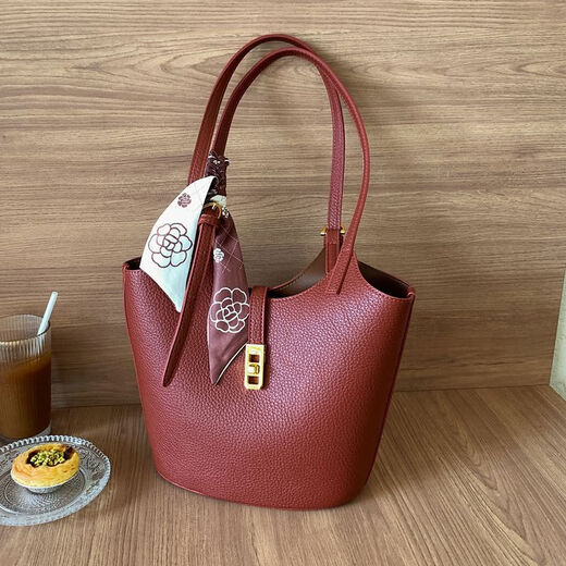 Red wedding bag for women 2024 new style single shoulder underarm bucket bag, fashionable wedding bridal bag, daily use, coffee color