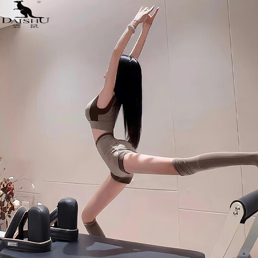 Kangaroo Beautiful Yoga Suit Women's Summer High-Level 2025 New Fitness Vest Pilates Top Sports Shorts Suit Khaki Top + Khaki Shorts S (Recommended 80-98Jin Jin equals 0.5 kg)