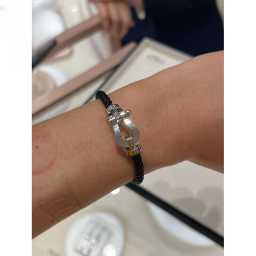 Weiyang quality 18k gold horseshoe bracelet suitable for hand rope Fedde buckle bracelet large black warrior eight-character buckle men's single circle black warrior