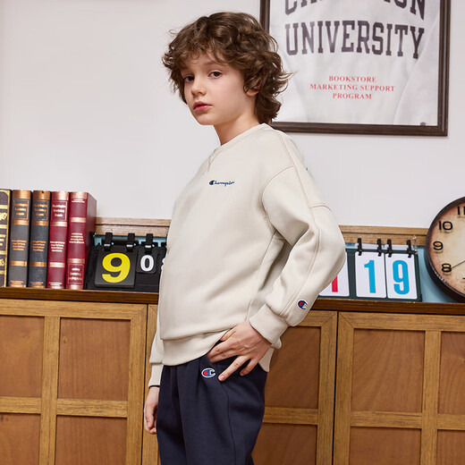 Champion Champion Boys and Girls Velvet Round Neck Sweater 2025 Autumn New Classic Embroidered Fashion Sports Children's Top