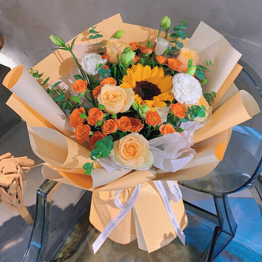 Flowers in the same city, sunflowers and roses mixed and matched bouquets for birthday gifts for girlfriends, best friends and elders. Flowers delivered by flower shops. All the way to the sun | single sunflowers, champagne and roses mixed and matched bouquets