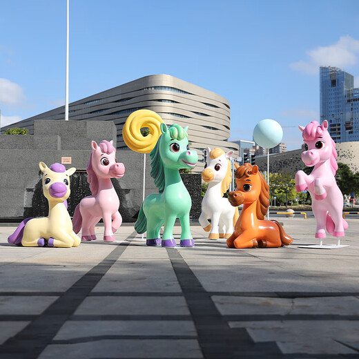 Huiqi Shangpin 2026 Fiberglass Cartoon Horse Sculpture Outdoor Scenic Spot Check-in Landscape Animal Decoration Mall Display Large Ornament Customized