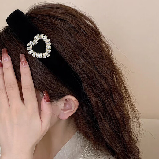 Zhao Lusi's same style of exquisite high-end velvet and rhinestone hair hoop for women, fashionable and stylish high skull headband for autumn and winter, velvet and rhinestone four-leaf clover