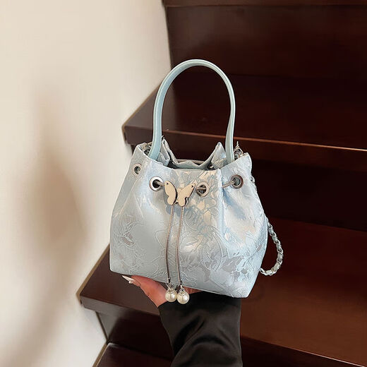 Exquisite super hot new Chinese style bag for women 2025 summer new versatile chain crossbody bag portable bucket bag small tote bag blue