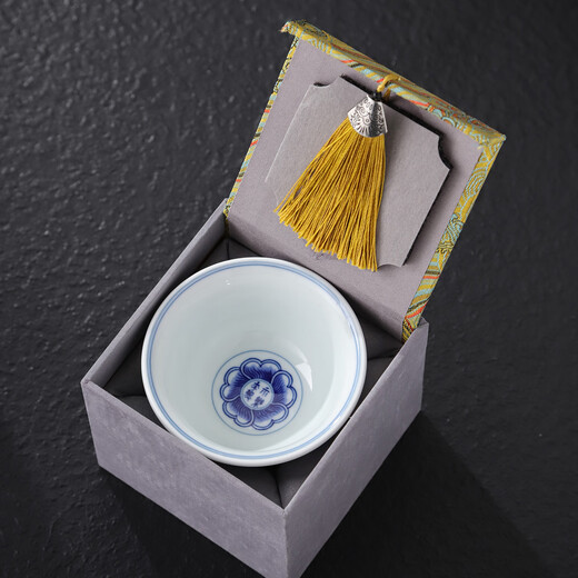 Jingdezhen (jdz) ceramic tea cup, hand-painted blue and white master cup, Chinese style collection, lotus root, pressed hand cup, high-end gift for elders and friends