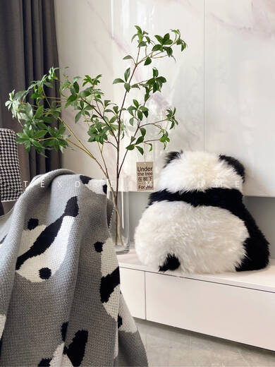 Yong Huan's latest attitude, real wool, cute orchids, the same panda pillow doll, cute cushions, sofa cushions, Panda Dudu 3-piece set, pillow + floor mat + blanket, red panda Dundun series