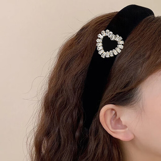 Zhao Lusi's same style of exquisite high-end velvet and rhinestone hair hoop for women, fashionable and stylish high skull headband for autumn and winter, velvet and rhinestone four-leaf clover
