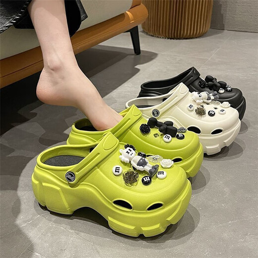 Japanese slippers for women to wear thick-soled Baotou Crocs 2023 new tank home use student couple beach cool SpongeBob SquarePants Black 36-37