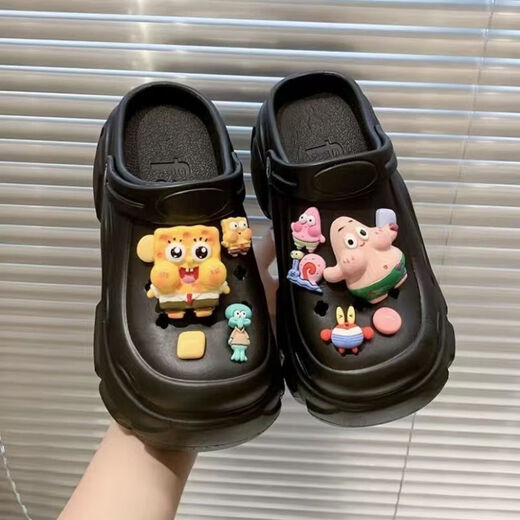 Japanese slippers for women to wear thick-soled Baotou Crocs 2023 new tank home use student couple beach cool SpongeBob SquarePants Black 36-37