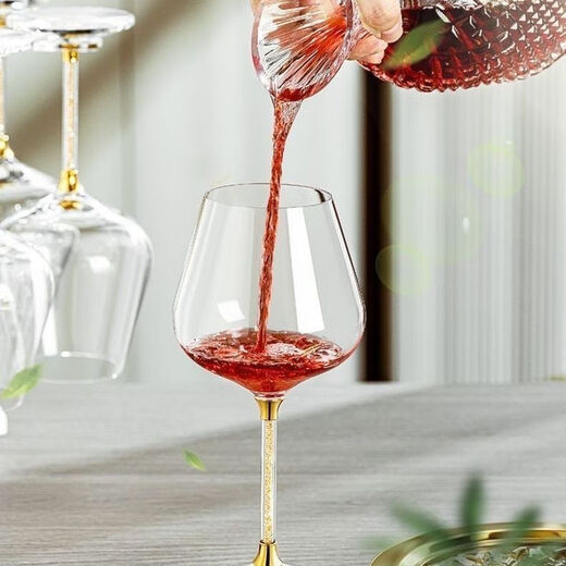 HKML high-end Burgundy red wine glass set rotating decanter home diamond wine glass gift set cup holder white diamond cup holder + 6 550ml white diamond wine glasses + silver decanter