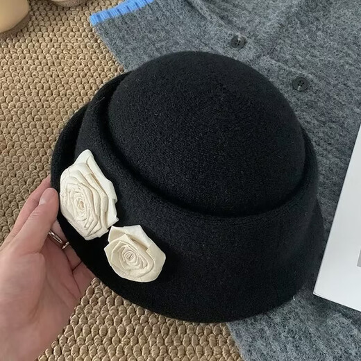 Guiqi Hepburn style top hat French retro camellia curled elegant gold style beret temperament fisherman hat basin hat black double rice flower