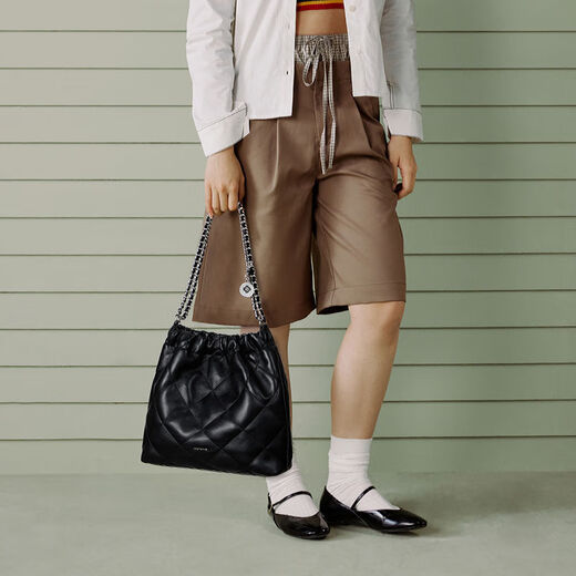 Waffle Wanderer Bag 2025 New Large Capacity Shoulder Tote Bag Crossbody Work Commuting Bucket Bag Versatile Black