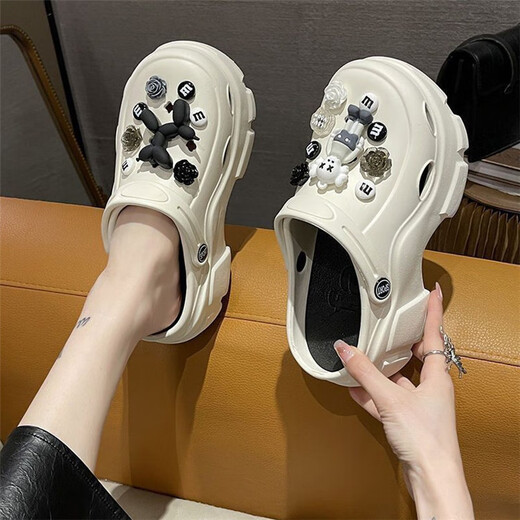 Japanese slippers for women to wear thick-soled Baotou Crocs 2023 new tank home use student couple beach cool SpongeBob SquarePants Black 36-37