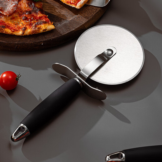 Fantasy British pizza knife roller tool pizza hob baking cutter noodle shovel stainless steel commercial medium pizza roller knife wooden handle
