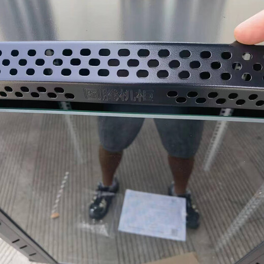 Totem wall-mounted cabinet wall-mounted cabinet 6u9u12u15u18u22uW2640W26409W26412w26606 12u wall cabinet width 600 depth 440 height 635 W26412