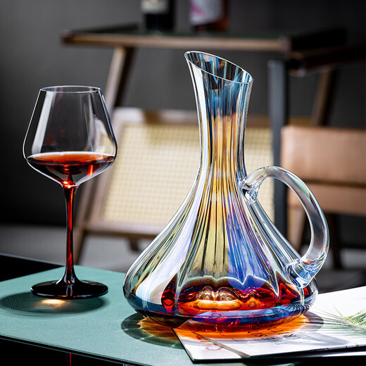 Fantasy high-end crystal glass red wine decanter, creative and personalized household large-size wine quick wine flask wine set, with handle decanter 2.2L, free decanter brush