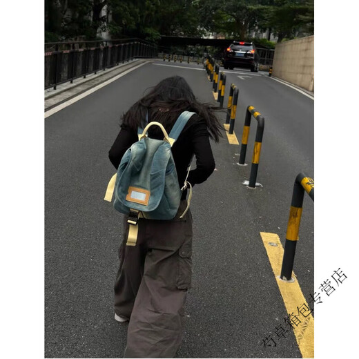 Ye Yubian bag, homemade fashionable washed contrast denim hand-held backpack, simple casual large-capacity backpack, denim color