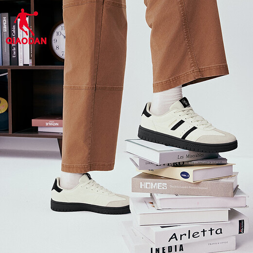 Jordan men's shoes, the same style in shopping malls | Make money every day 2026 new casual sports sneakers, retro moral training shoes, ivory white/black 43