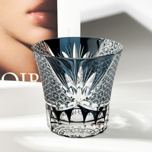 Fat Donglai's same domestic product carefully selected VIANASA S Edo Kiriko red chrysanthemum wine glass Japanese handmade crystal glass blue red chrysanthemum gift box 1 piece