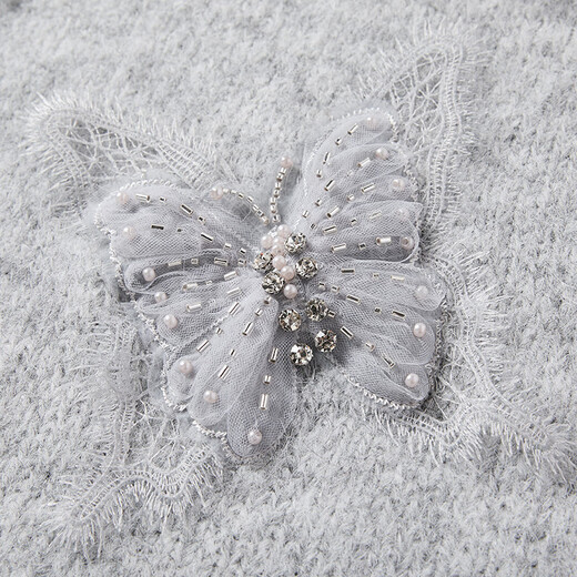 Xiangying Christmas atmosphere butterfly sweater for women 2026 spring new heavy industry embroidery lazy style gray sweater light gray top S 155/80A/85-95Jin Jin equals 0.5 kg