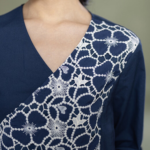 Life on the Left Vipshop Spring and Summer Style Life on the Left 2026 Early Spring New Cotton and Linen Blend Lace Embroidered Chinese Style Shirt for Women Navy S