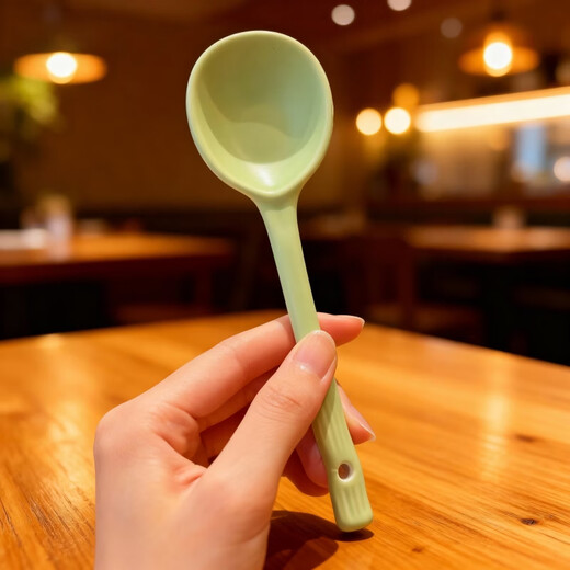 Baxi (BAXI) cute ceramic long-handled dessert spoon, underglaze color, hand-painted baby spoon, teaspoon coffee stirring spoon, good-looking mint macaron