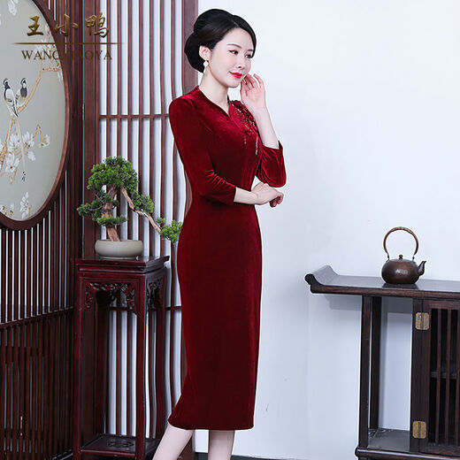 Wang Xiaoya slim new high-end back slit wedding dress 2026 spring gold velvet improved cheongsam dress burgundy M