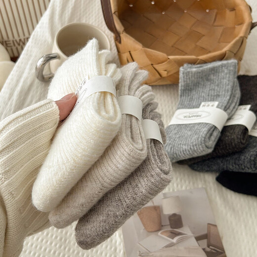 Thick wool socks for women in autumn and winter, mid-calf socks with velvet and thickening to keep warm, plush postpartum sleep socks, winter pile socks, white, beige, light gray, dark gray and black, 5 pairs, one size fits all, thickened wool, warm and not bulky