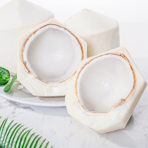 Hair straight from the source Hainan Wenchang peeled green coconut fresh coconut natural coconut water fresh fruit tastes a bit sour Hainan peeled green coconut 1
