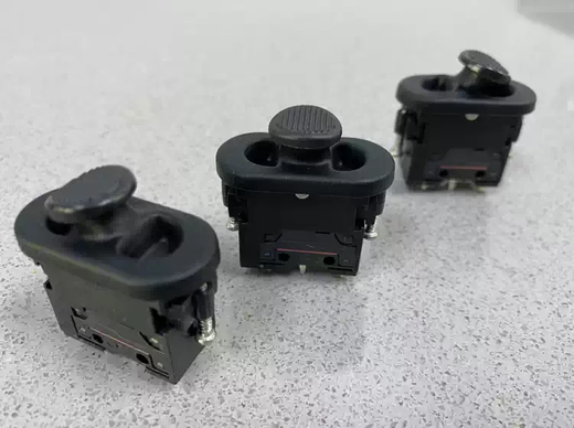 SMC106B rocker switch three-speed switch boat switch embedded inlaid switch red round cap M three-speed hold