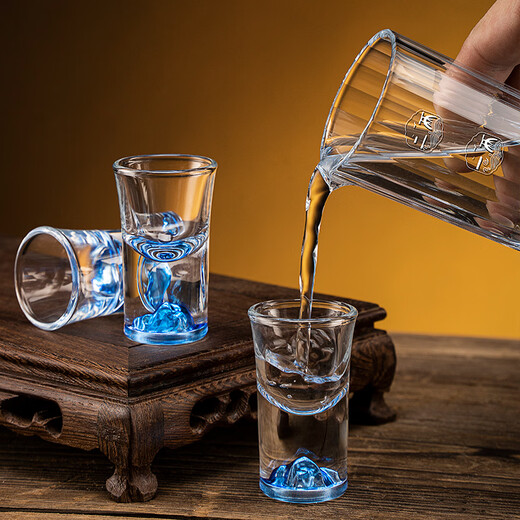 High-end light luxury crystal glass white wine glass set, household Chinese-style one-cup, small wine glass, two-quarter wine set, transparent handleless, 6 pots, 6 cups + golden deer cup holder