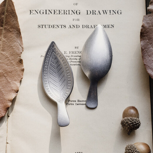 Jingdian 18-10 stainless steel retro snowflake distressed leaf art relief mini small teaspoon small tea shovel small tea utensil small tea leaf shape retro snowflake distressed 9.3cm