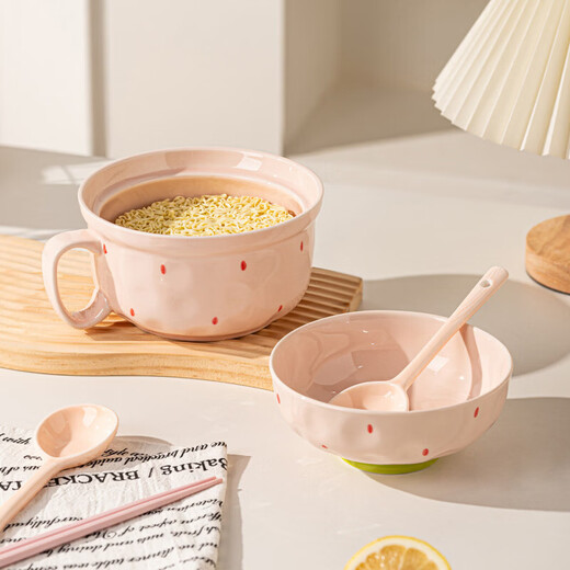 Tuojin instant noodle bowl ceramic high-quality bowl with lid for dormitory student bowl personal bowl and chopsticks set for one person Strawberry instant noodle bowl (with lid)