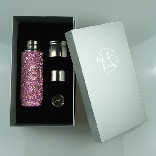 Pure titanium thermos cup, magnetic double-layer tea cup, large capacity, high-end business holiday gift wholesale, souvenir titanium cup, ice flower silver gift box 420ml