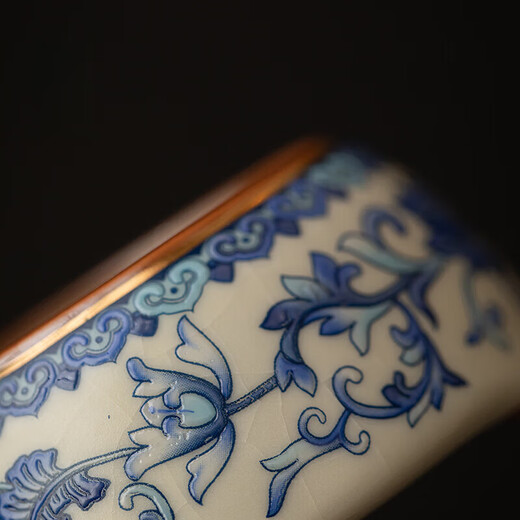 Dream tells the blue and white Ru kiln tea leakage tea filter integrated tea filter tea making artifact tea tea separator with full flower painted gold enamel flower beige three-piece Ru kiln covered bowl set