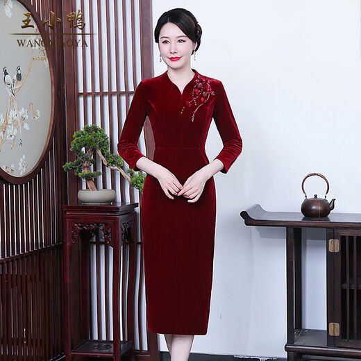 Wang Xiaoya slim new high-end back slit wedding dress 2026 spring gold velvet improved cheongsam dress burgundy M