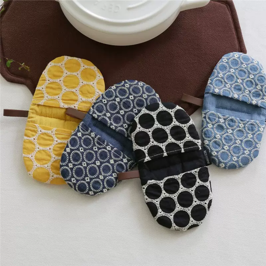 Yusenyi anti-scalding pot cap clip fabric thickened denim embroidery creative pot handle insulated microwave gloves dark blue denim embroidered pot clip (single piece