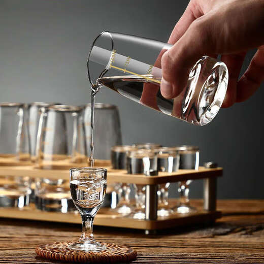 Fantasy white wine glass set, six-piece wineware set with gold scale, gold scale 100-point wine vessel, Qinglian cup x 6 cup holders