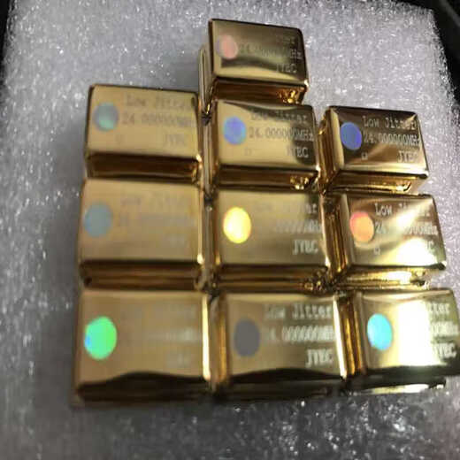 The new gold-plated product has lower phase noise than the previous temperature-compensated crystal oscillator TCXO. The crystal oscillator 27M can be customized. The voltage is 3.3V.