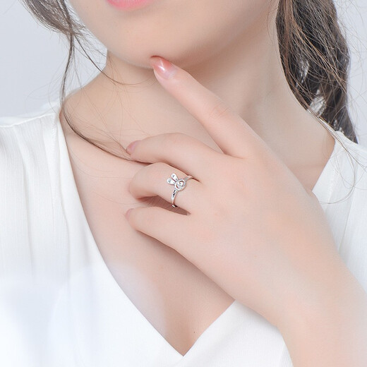 Yuan Shengfu's new fashionable platinum PT950 ring, women's versatile rabbit ear platinum ring, adjustable, 2.65 grams, adjustable mouth